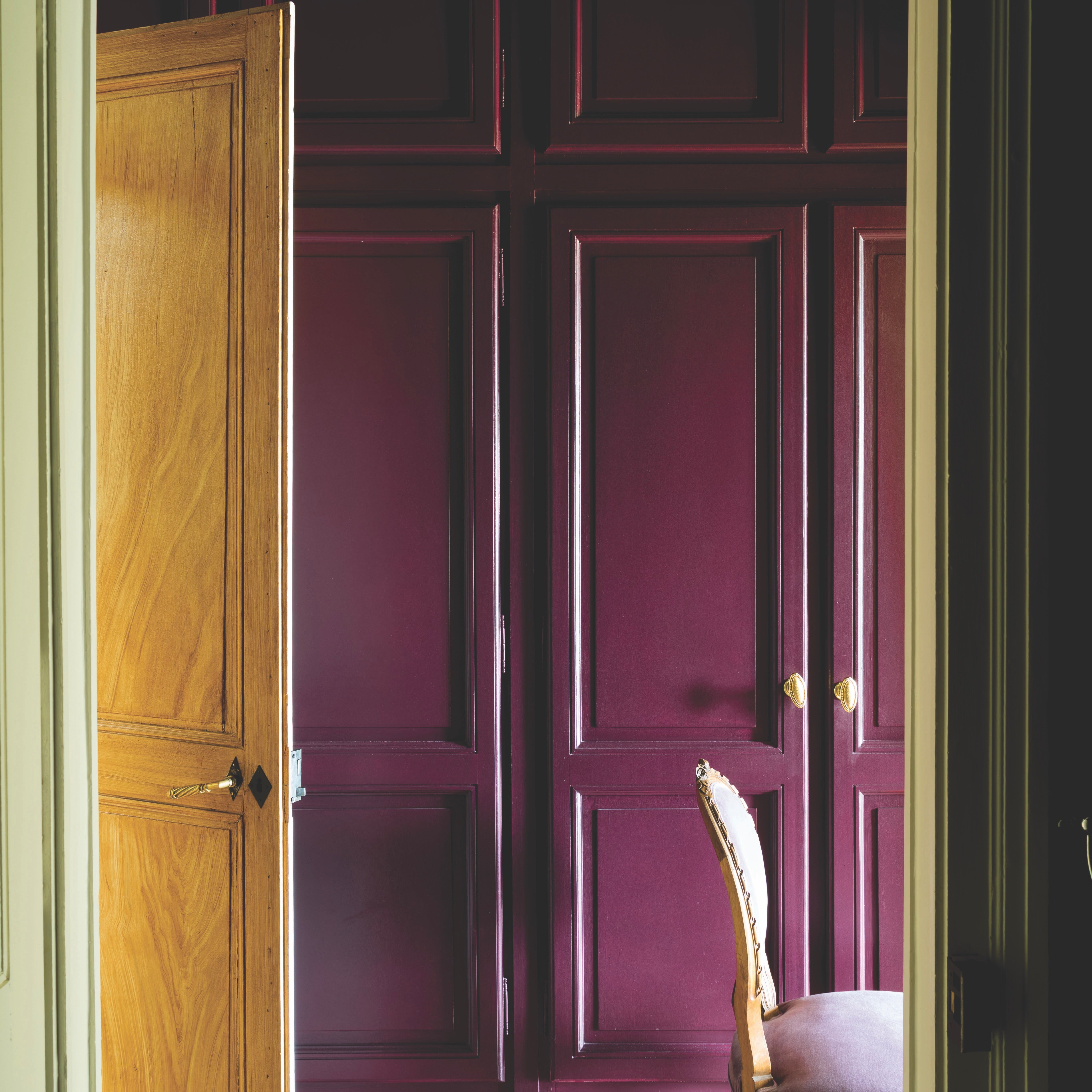 Estate Eggshell "Brinjal" No. 222