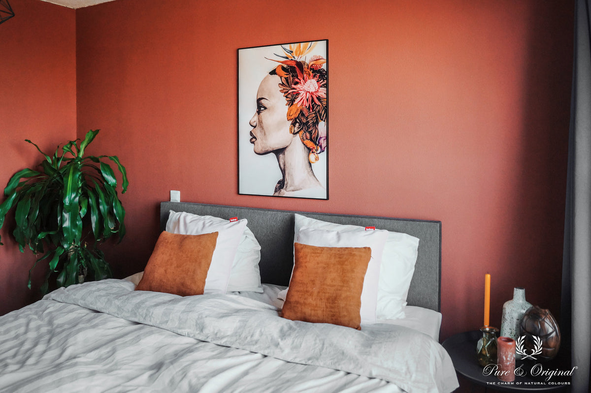 Schlafzimmer mit Wänden in Dry Terra Classico Kreidefarbe von Pure & Original