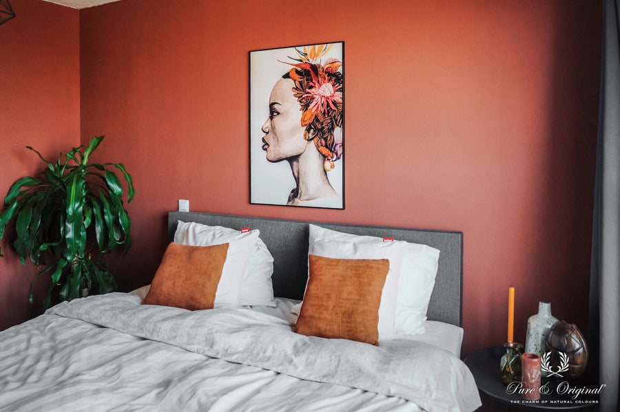 Schlafzimmer mit Wänden in Dry Terra Classico Kreidefarbe von Pure & Original