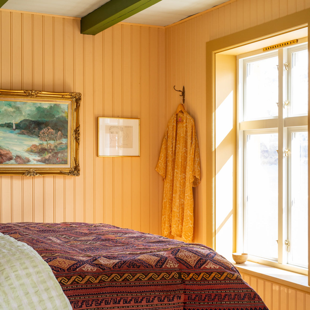 Traditional Paint Eggshell "Beach Breeze"