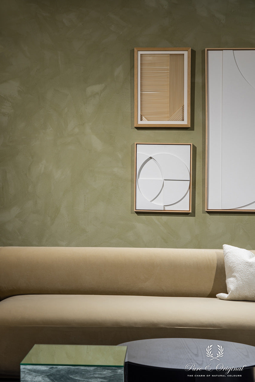 Wohnzimmer mit grüner Wand in Landscape Fresco Kalkfarbe von Pure & Original